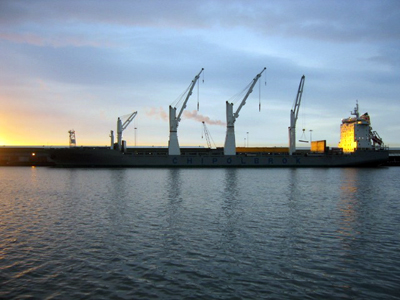 Vessel unloading - early morning