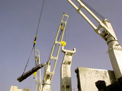 Long product discharge by crane