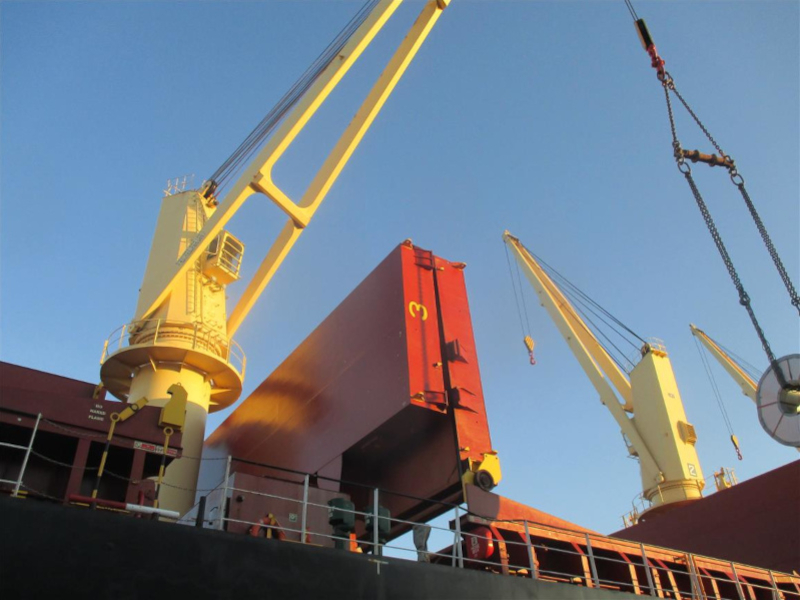 Ship Cranes Discharging - W.E. Dowds (Shipping) Ltd.